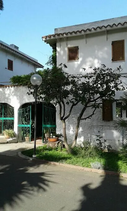 Rosi Sweet Home Quartu Sant'Elena 0*,